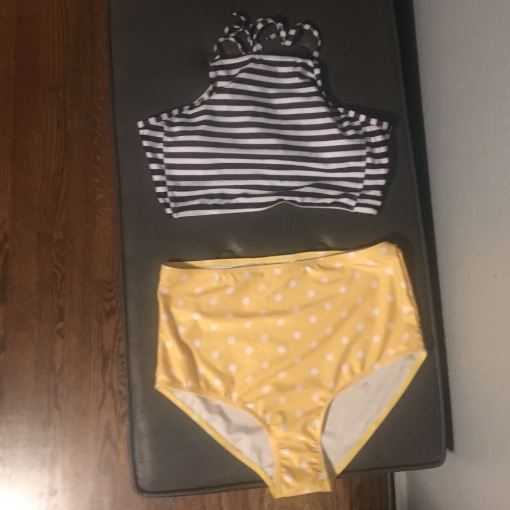 NWOT 2 piece swimsuit